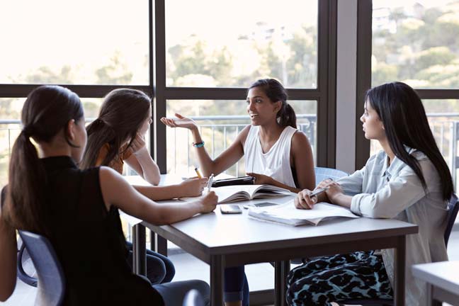 Mujeres reunidas